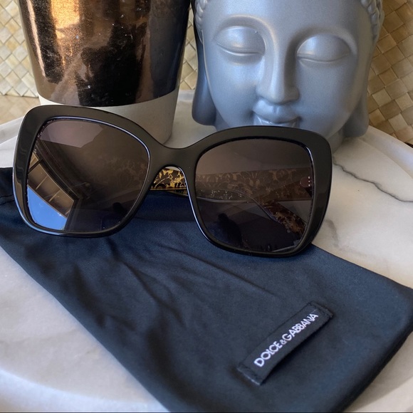 New Dolce & Gabbana Women’s Sunglasses - Picture 2 of 2